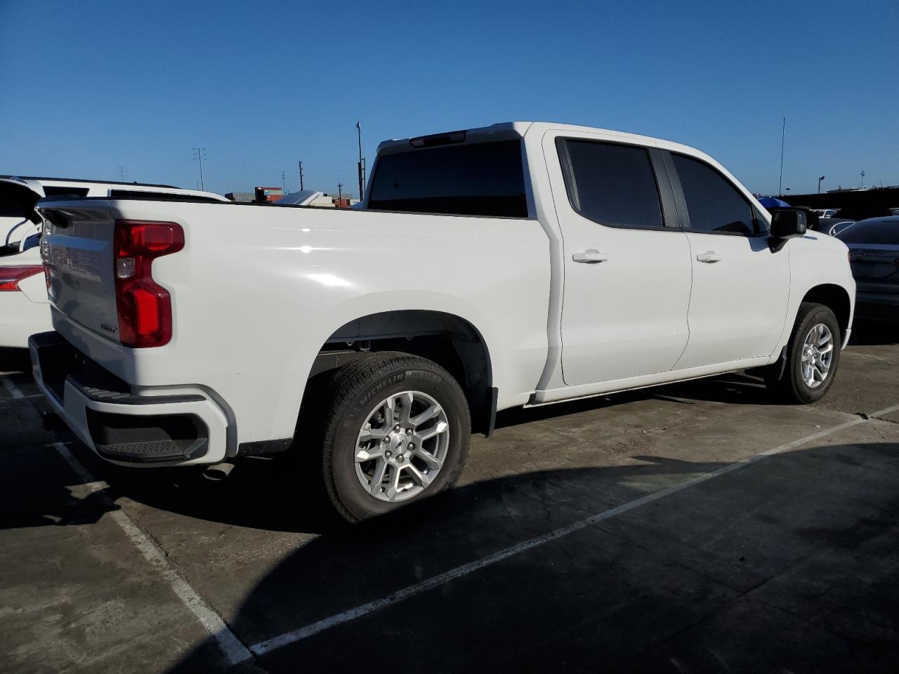 2024 CHEVROLET SILVERADO - Image 3