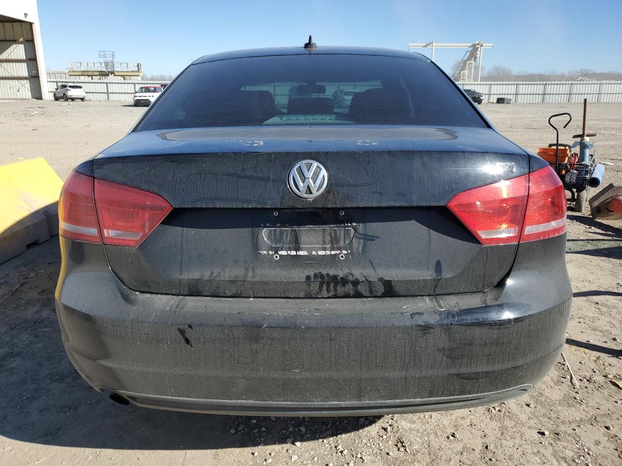 2014 VOLKSWAGEN PASSAT S - Фото 6