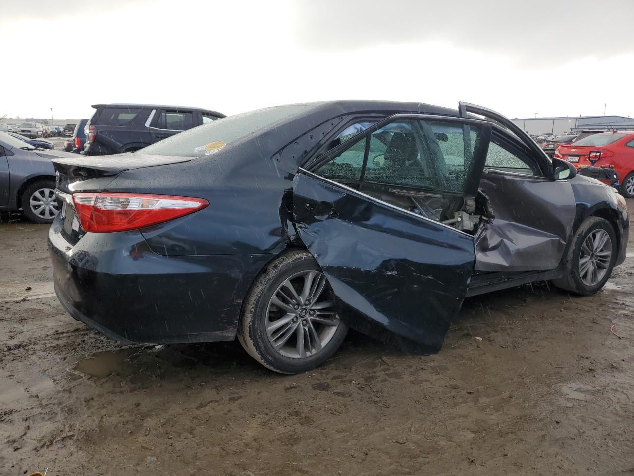 2015 TOYOTA CAMRY LE - Image 3