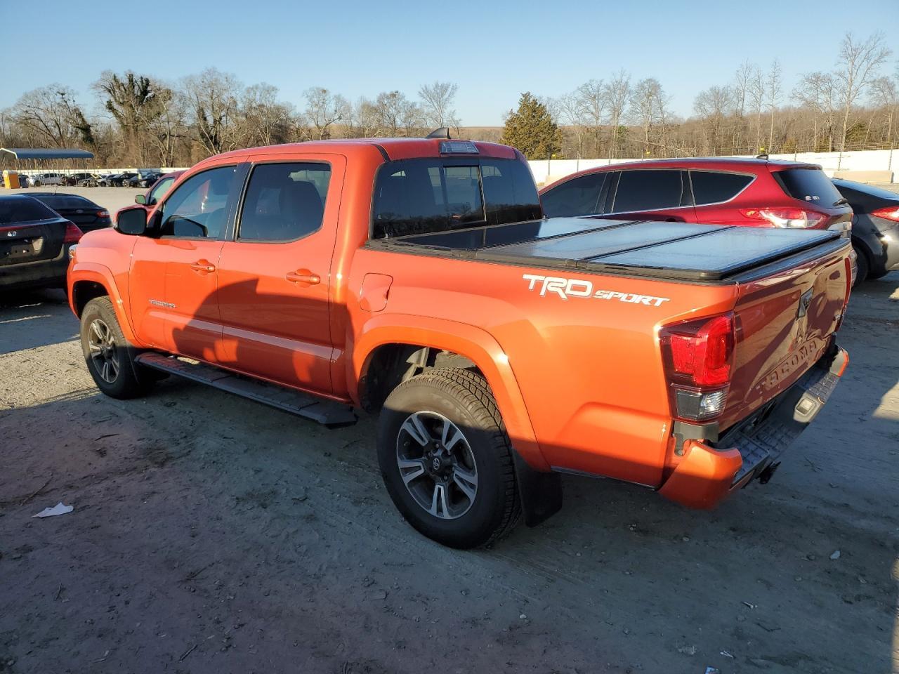 2018 TOYOTA TACOMA DOU - Фото 2