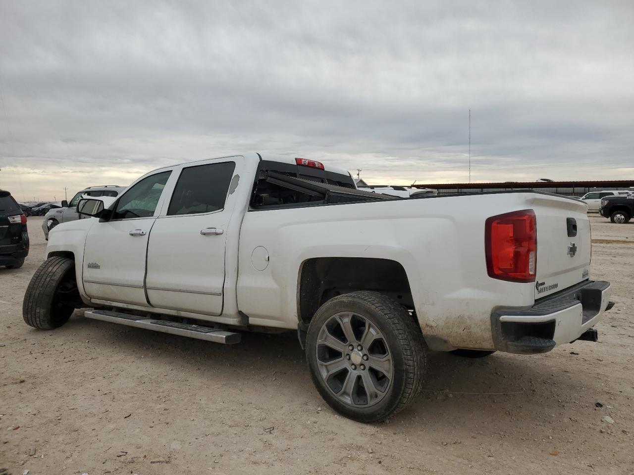 2017 CHEVROLET SILVERADO - Фото 2