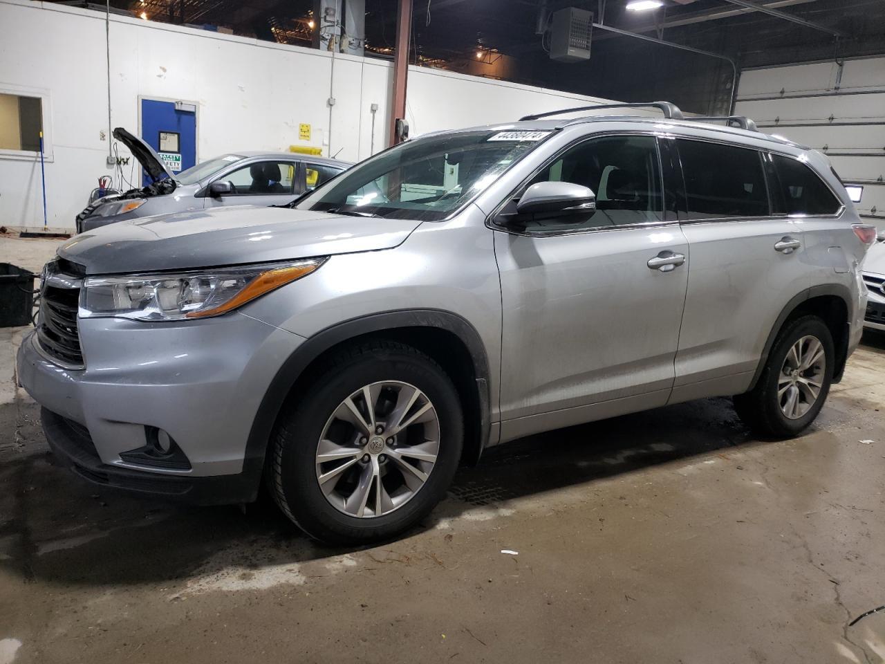2015 TOYOTA HIGHLANDER