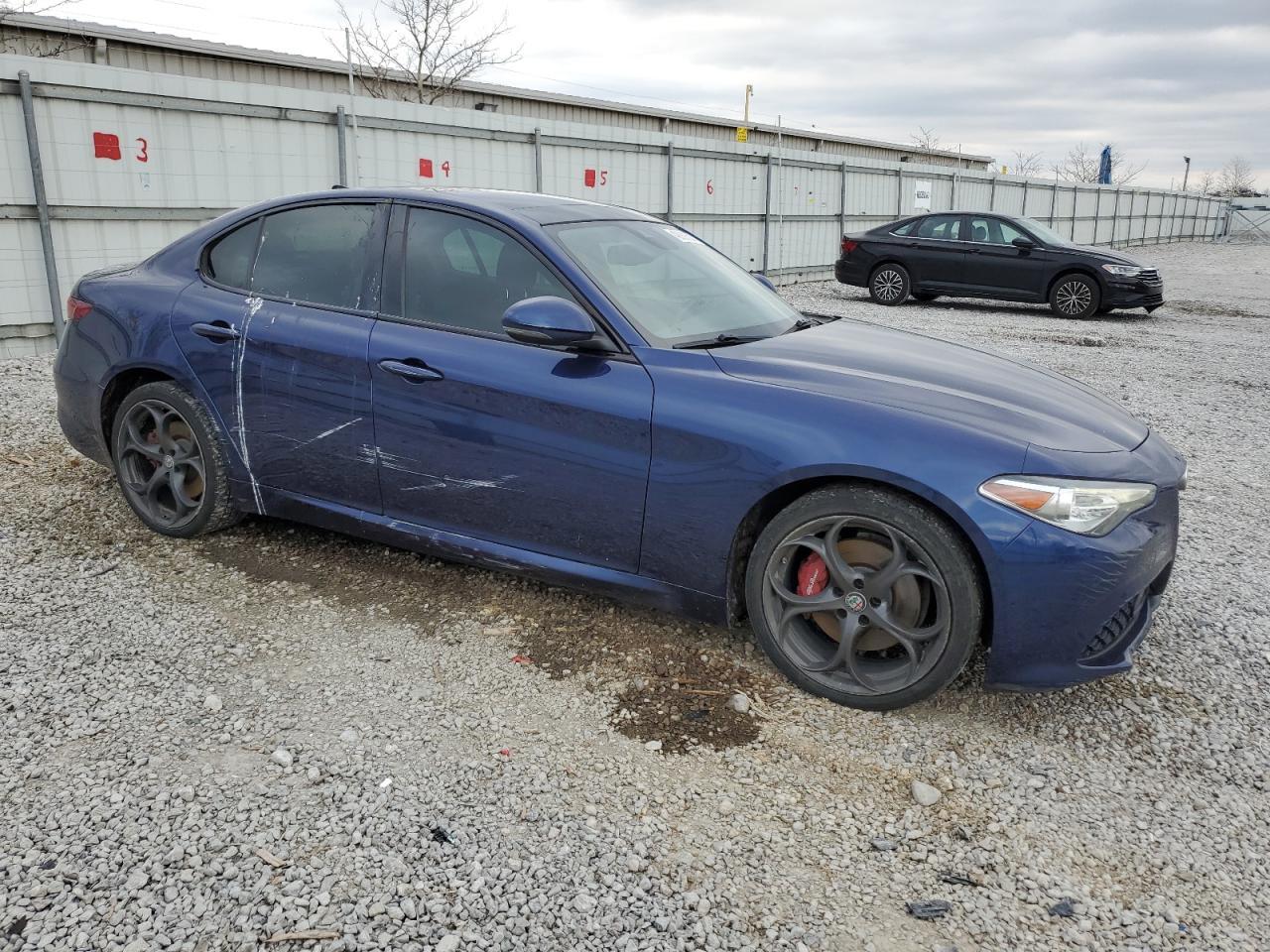 2017 ALFA ROMEO GIULIA TI - Фото 4