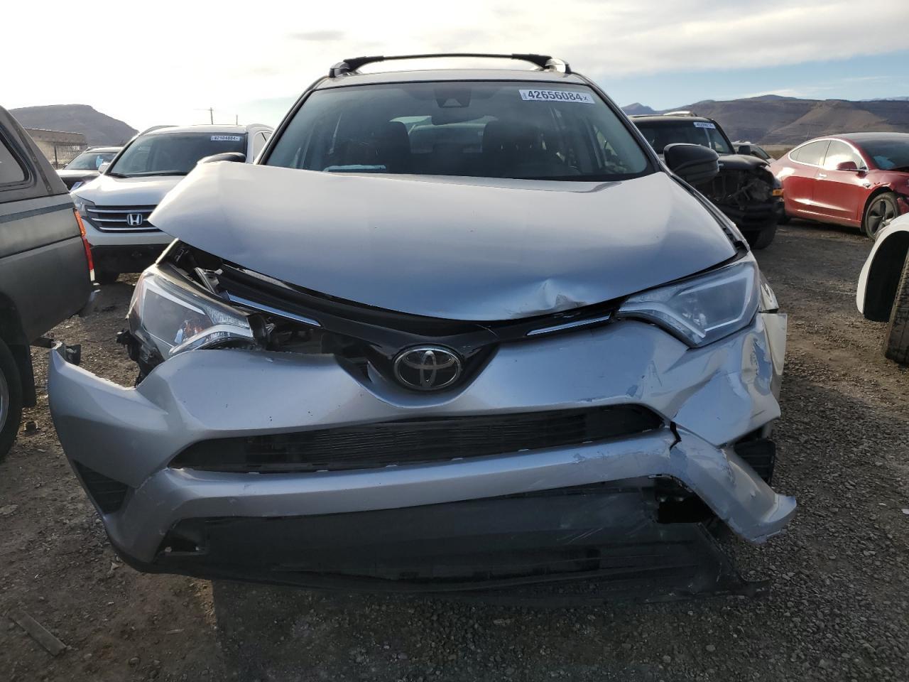 2018 TOYOTA RAV4 LE - Фото 5