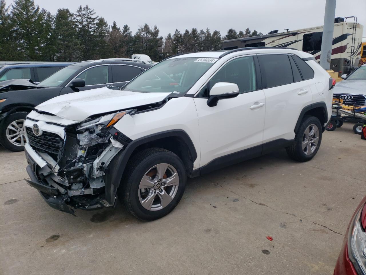 2022 TOYOTA RAV4 XLE