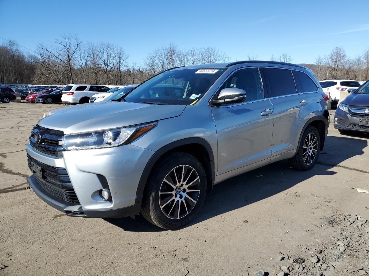 2017 TOYOTA HIGHLANDER car image