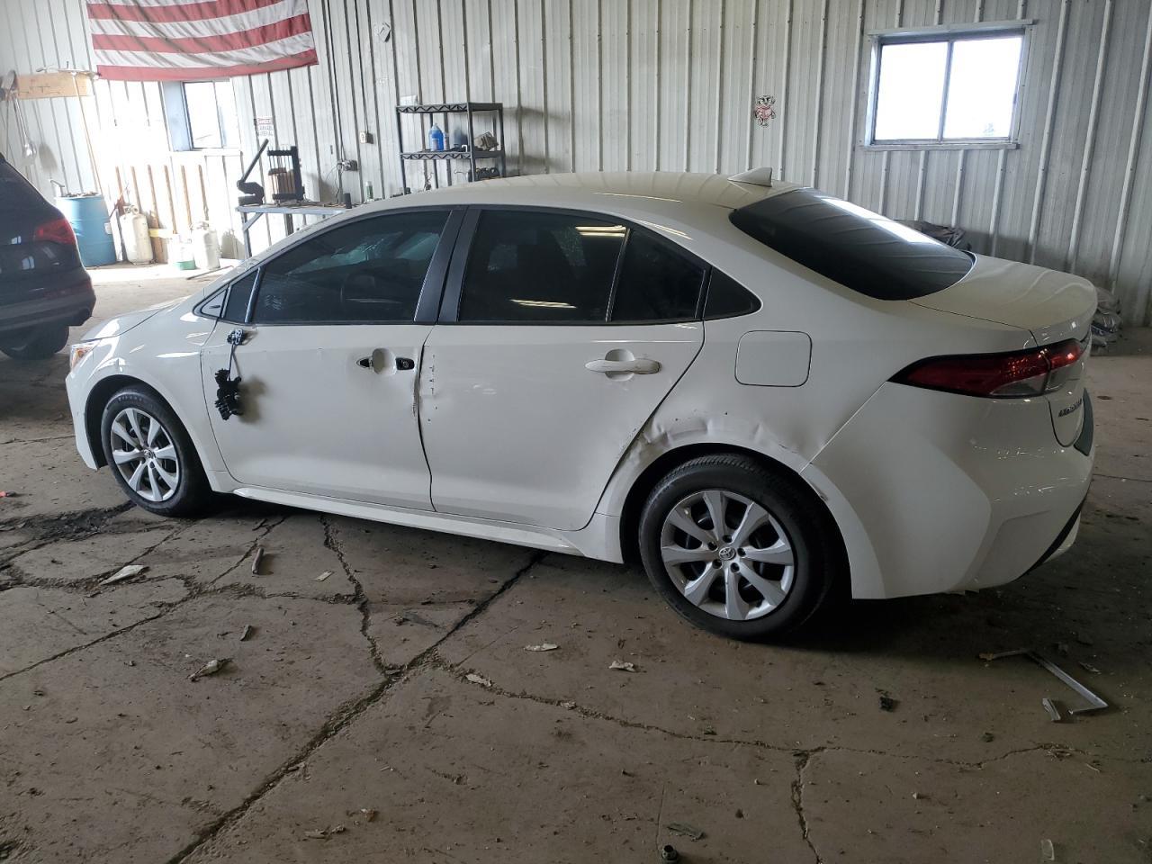 2021 TOYOTA COROLLA LE - Фото 2