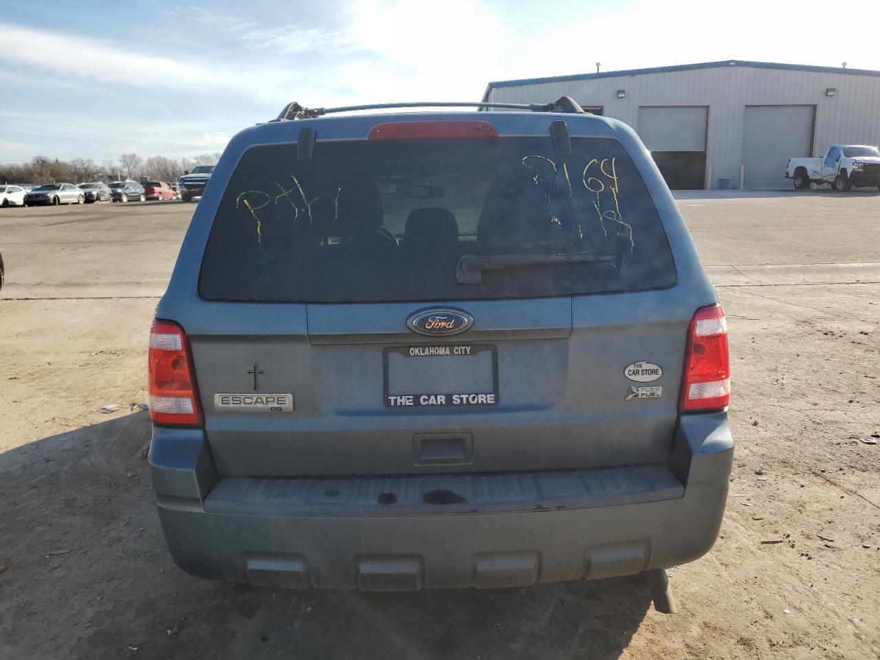 2010 FORD ESCAPE XLT - Image 6