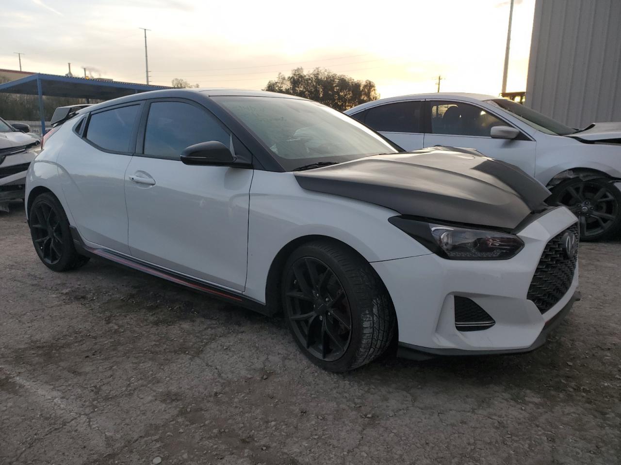 2019 HYUNDAI VELOSTER T - Фото 4