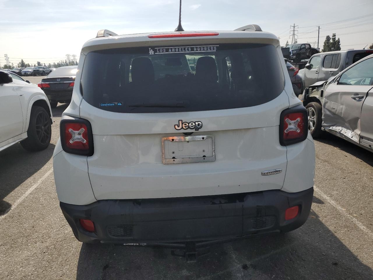 2017 JEEP RENEGADE L - Image 6