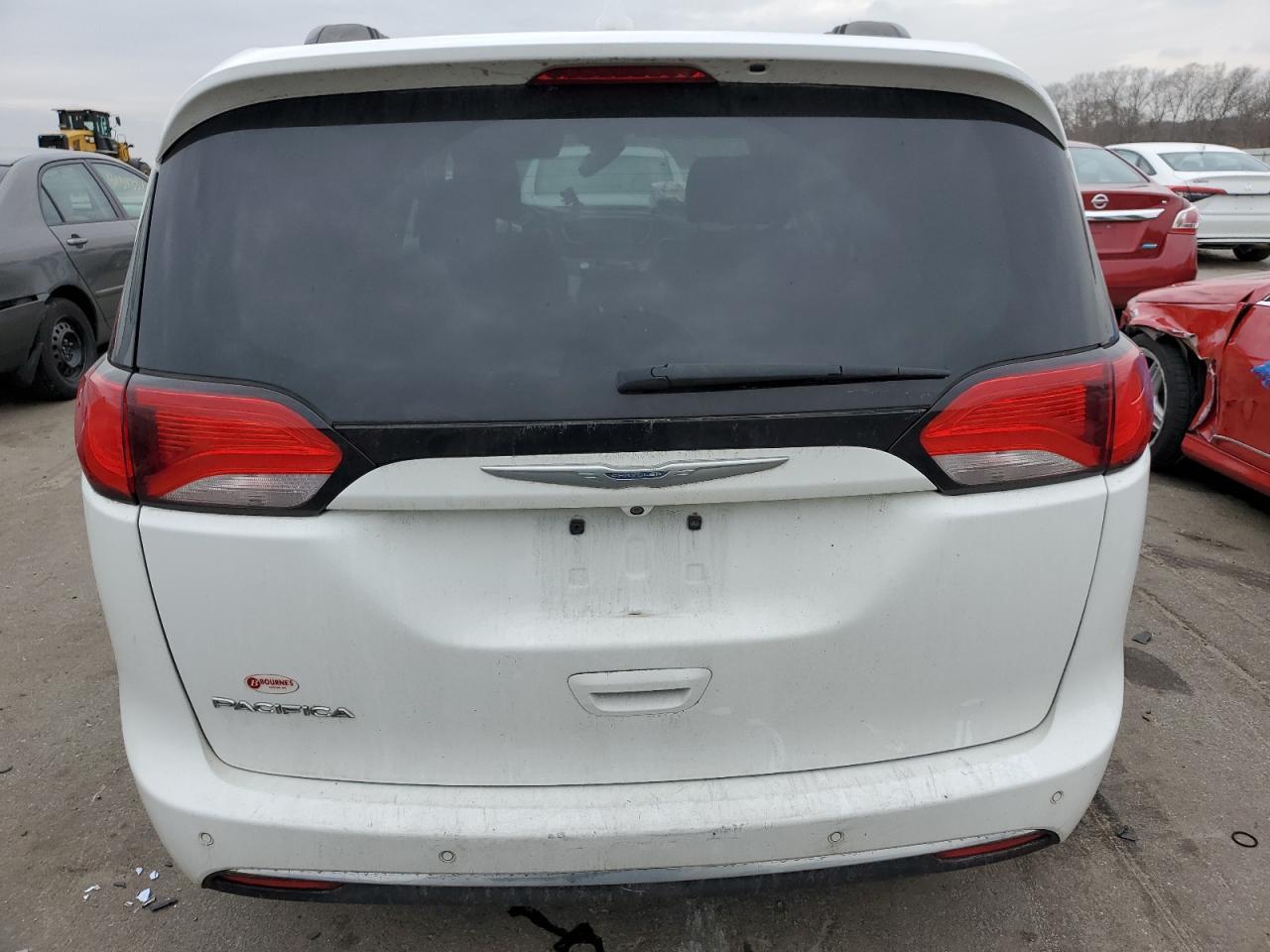 2017 CHRYSLER PACIFICA T - Image 6