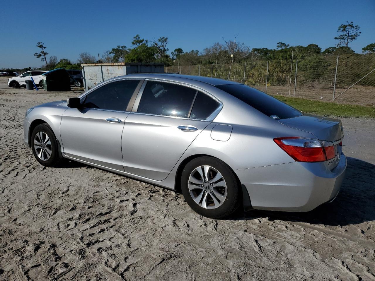 2014 HONDA ACCORD LX - Фото 2