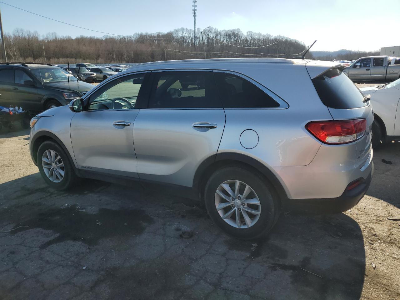 2017 KIA SORENTO LX - Фото 2