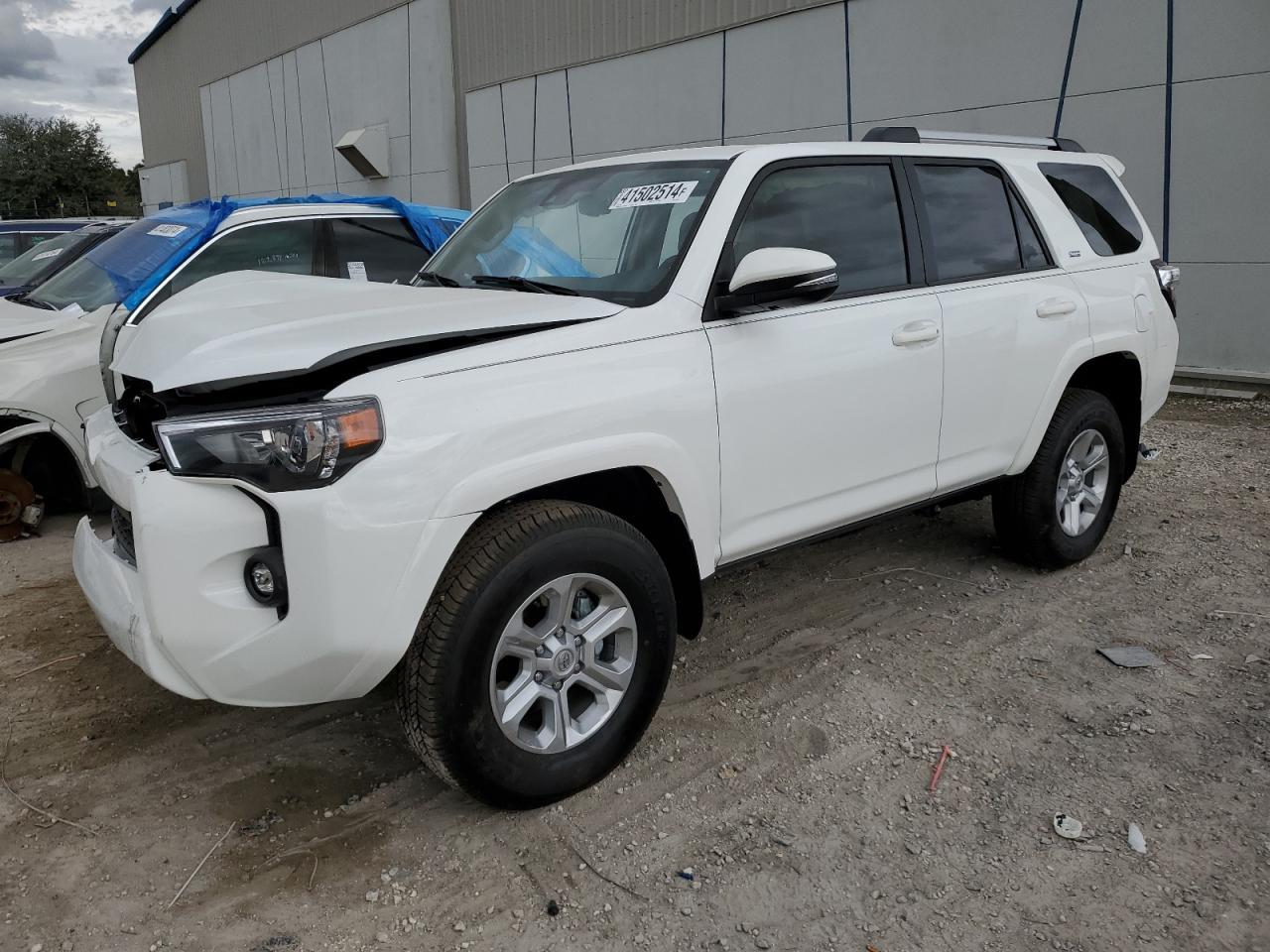 2024 TOYOTA 4RUNNER SR