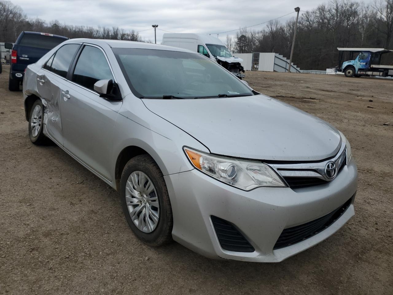 2013 TOYOTA CAMRY L - Image 4