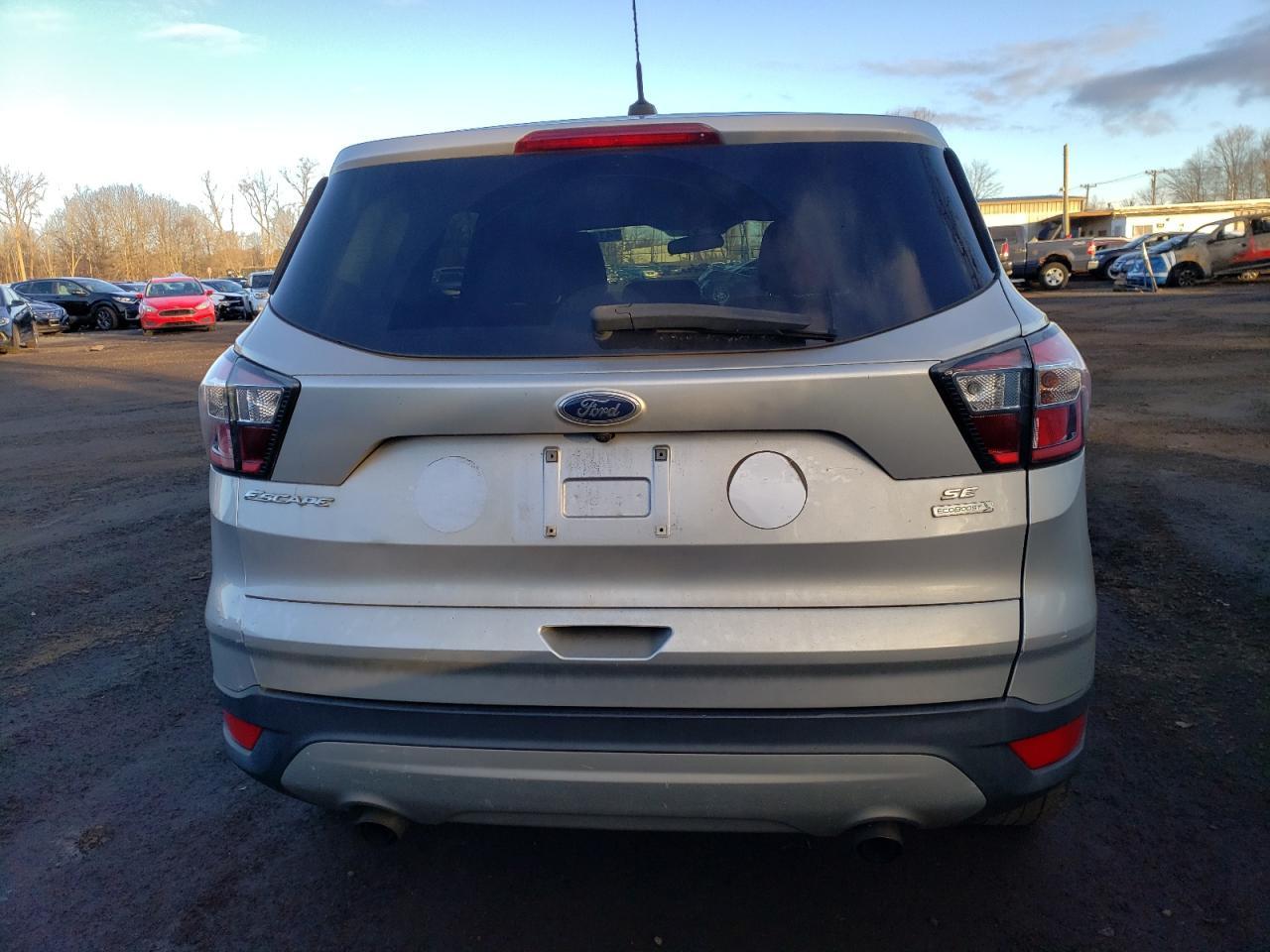 2017 FORD ESCAPE SE - Фото 6