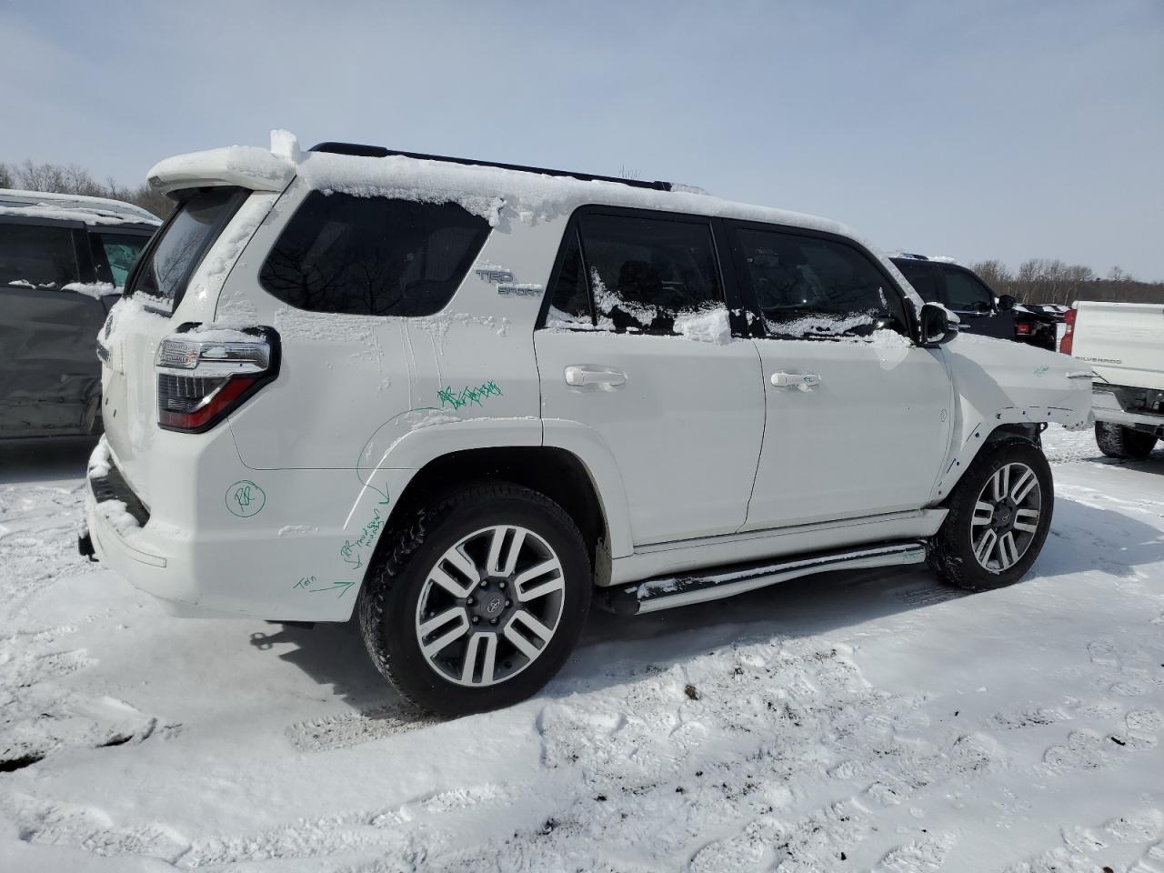 2022 TOYOTA 4RUNNER SR - Image 3