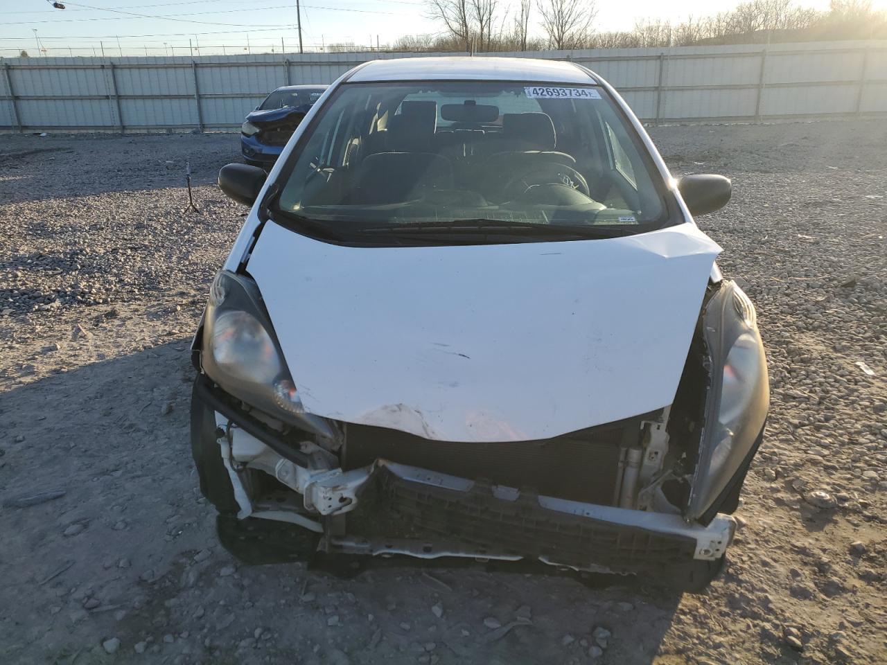 2011 HONDA FIT - Фото 5