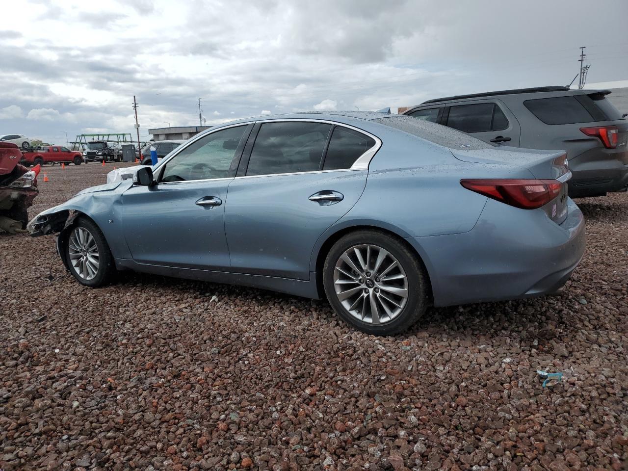 2018 INFINITI Q50 LUXE - Фото 2
