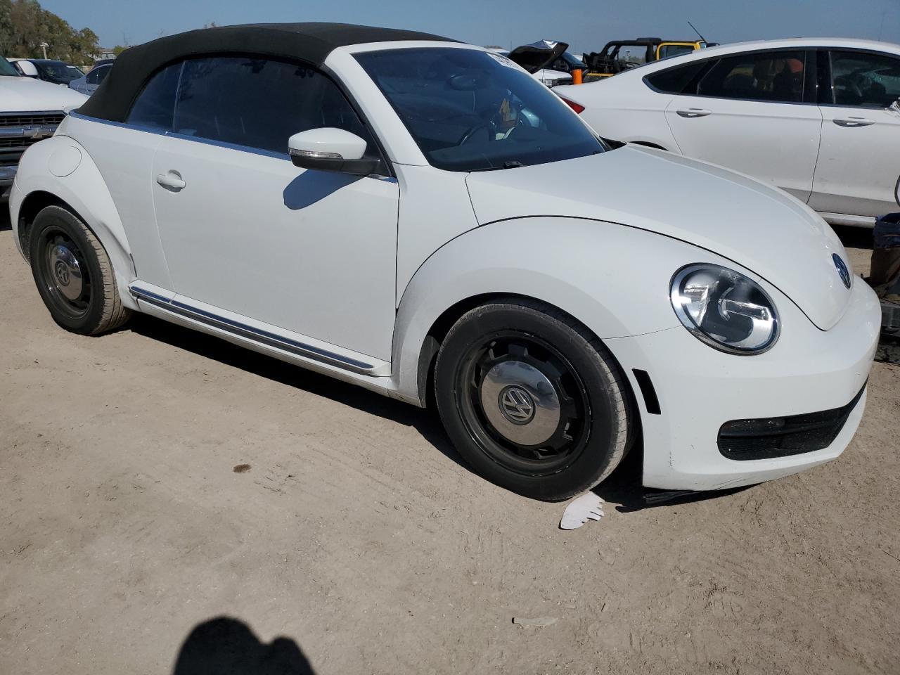 2015 VOLKSWAGEN BEETLE 1.8 - Фото 4