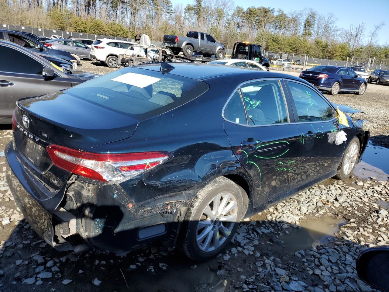 2020 TOYOTA CAMRY LE - Фото 3