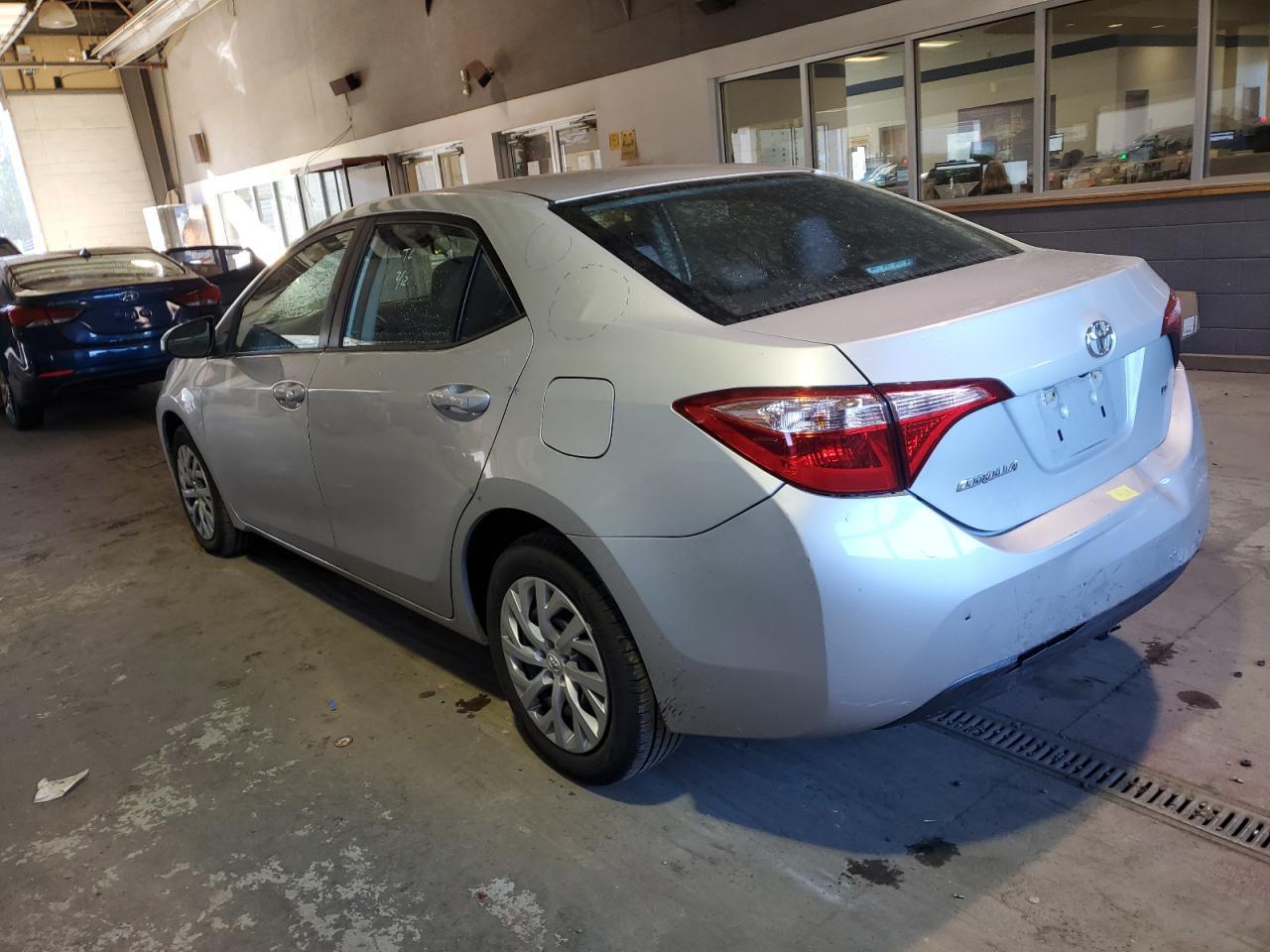 2018 TOYOTA COROLLA L - Фото 2