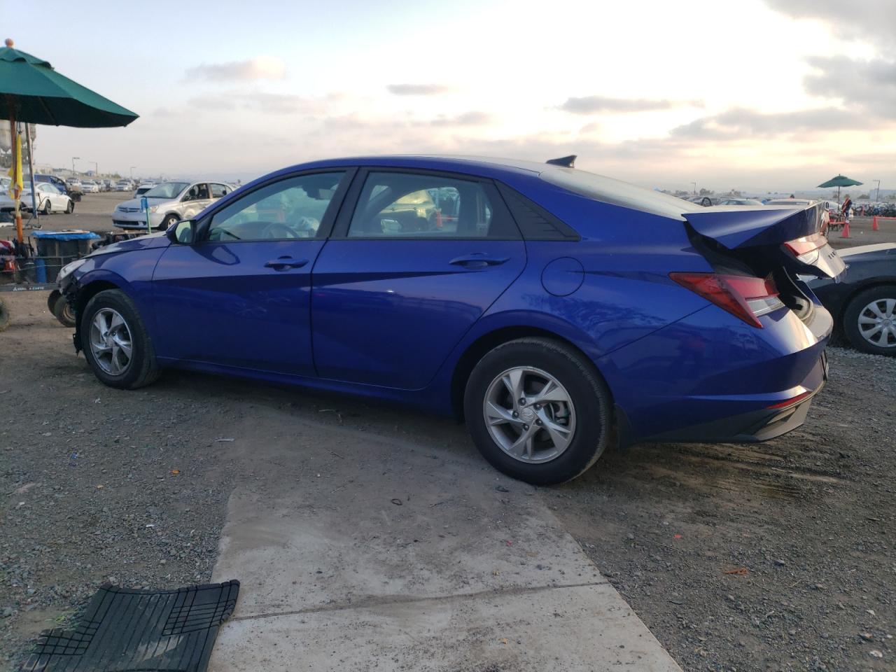 2023 HYUNDAI ELANTRA SE - Фото 2