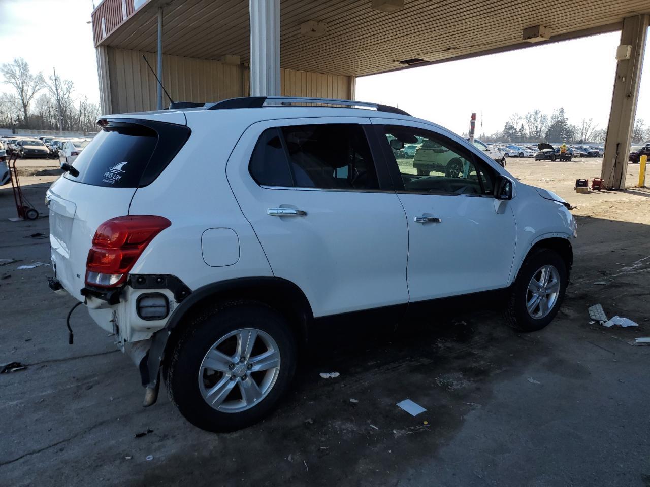 2018 CHEVROLET TRAX 1LT - Image 3
