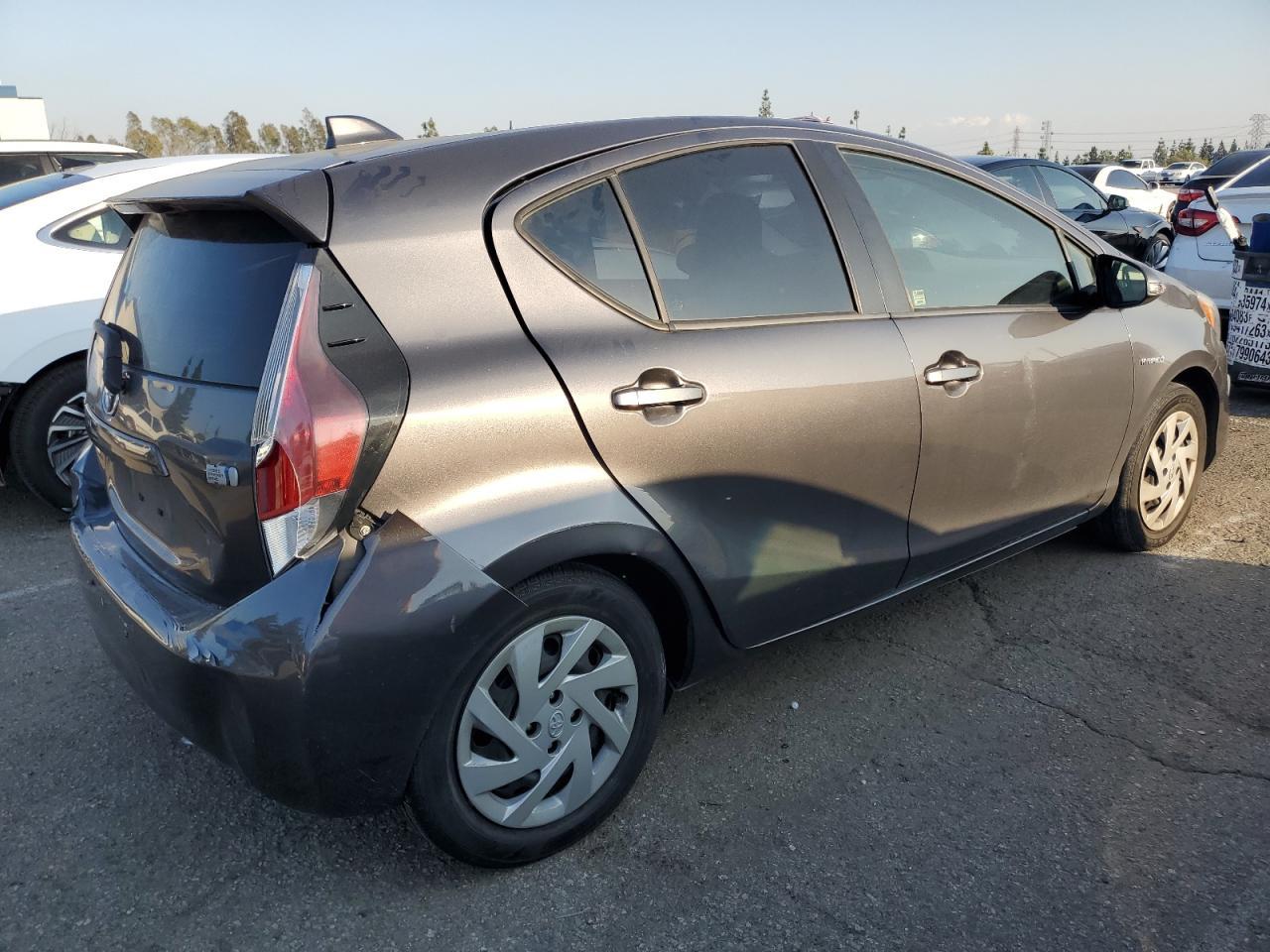 2015 TOYOTA PRIUS C - Image 3