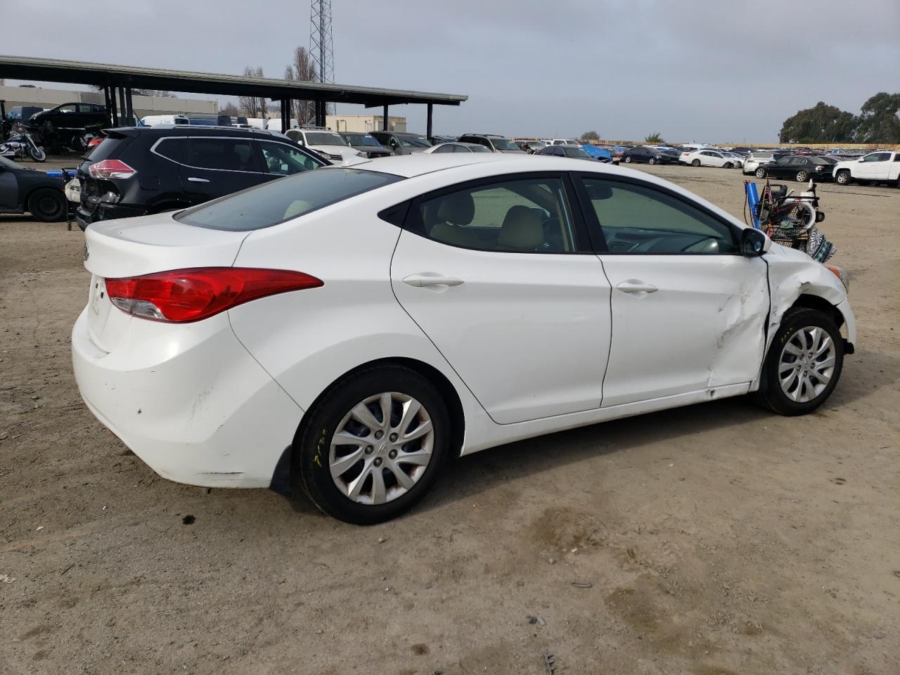 2013 HYUNDAI ELANTRA GL - Image 3