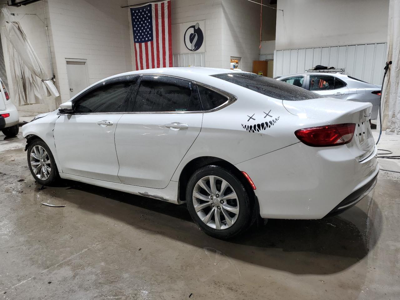 2015 CHRYSLER 200 C - Фото 2
