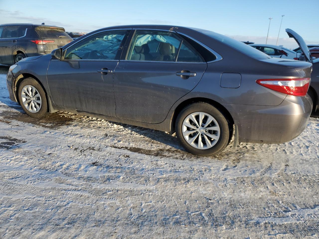 2016 TOYOTA CAMRY LE - Image 2
