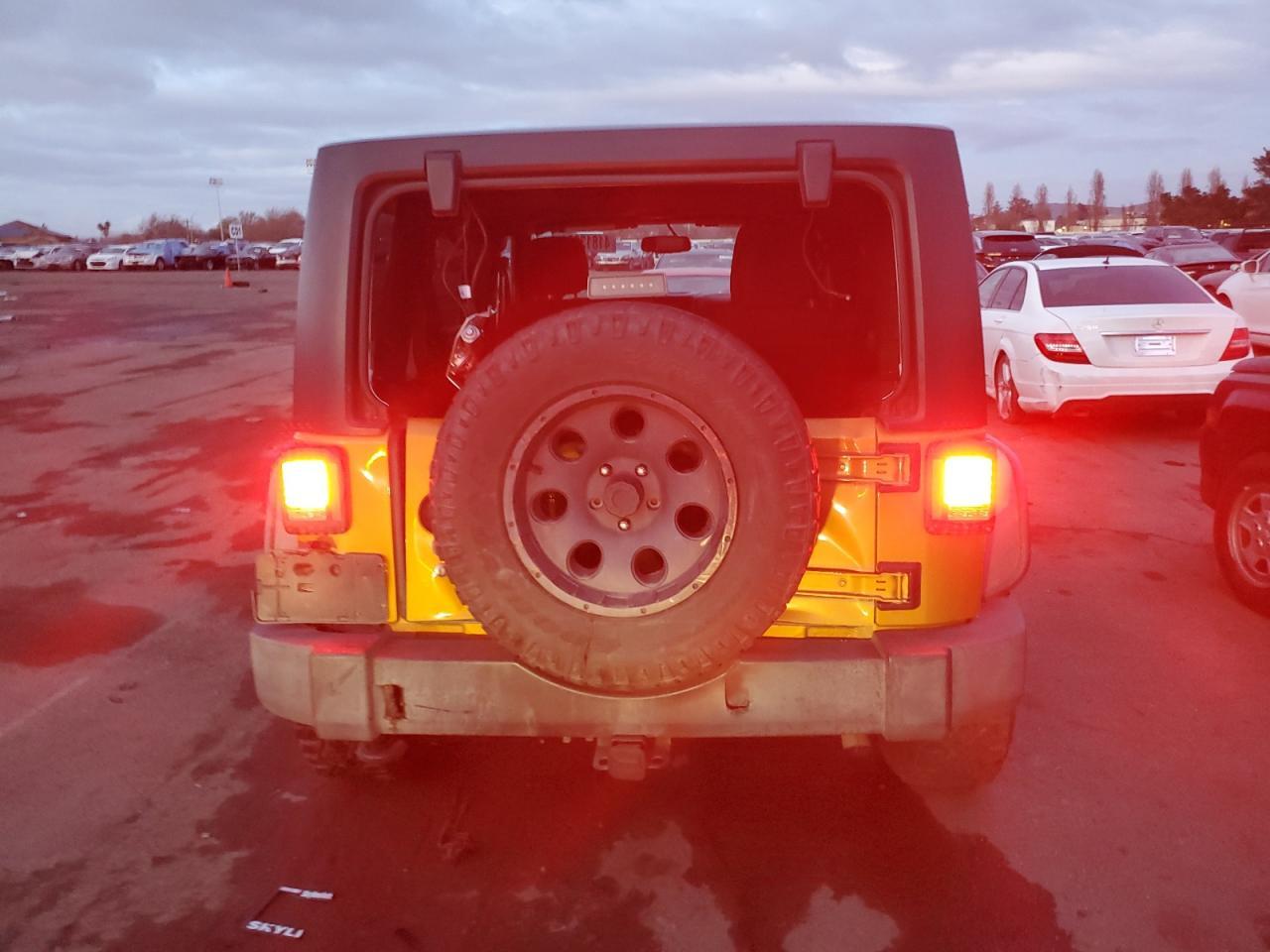 2014 JEEP WRANGLER U - Image 6