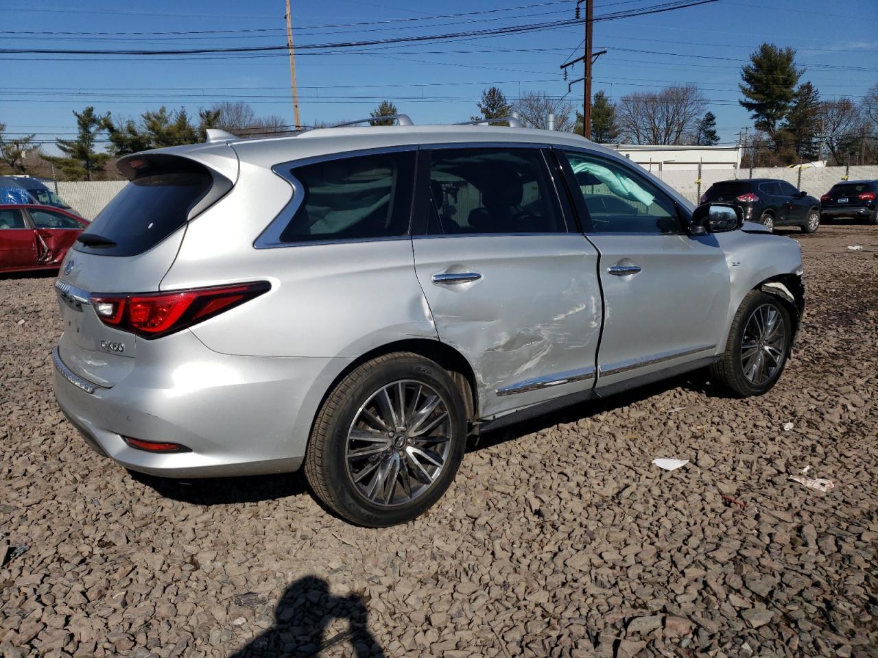 2019 INFINITI QX60 LUXE - Image 3