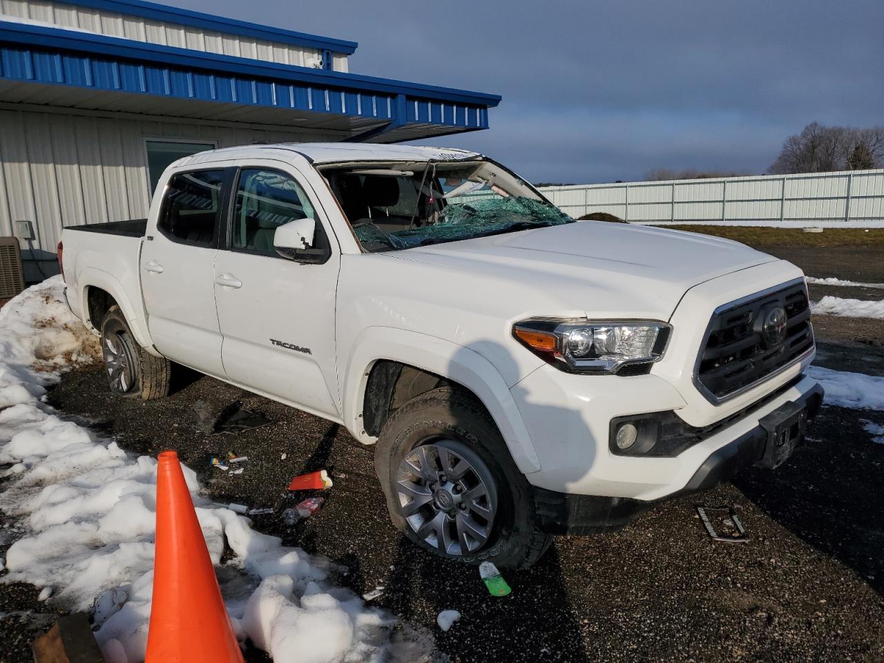 2018 TOYOTA TACOMA DOU - Image 4