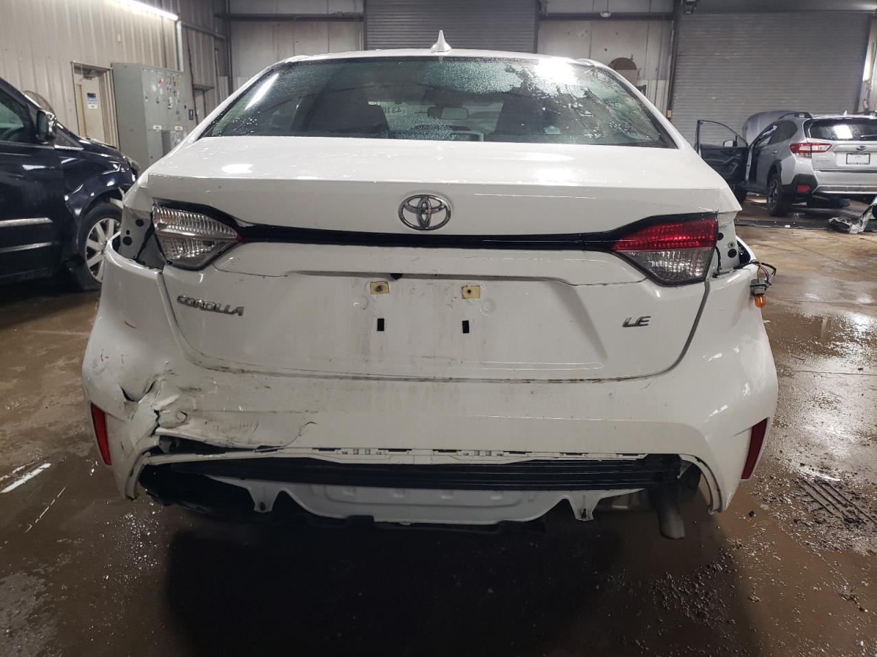 2021 TOYOTA COROLLA LE - Фото 6