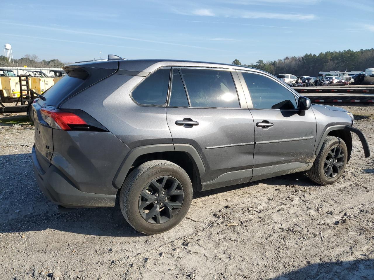 2023 TOYOTA RAV4 LE - Фото 3