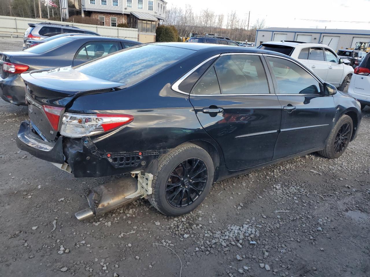 2015 TOYOTA CAMRY LE - Image 3