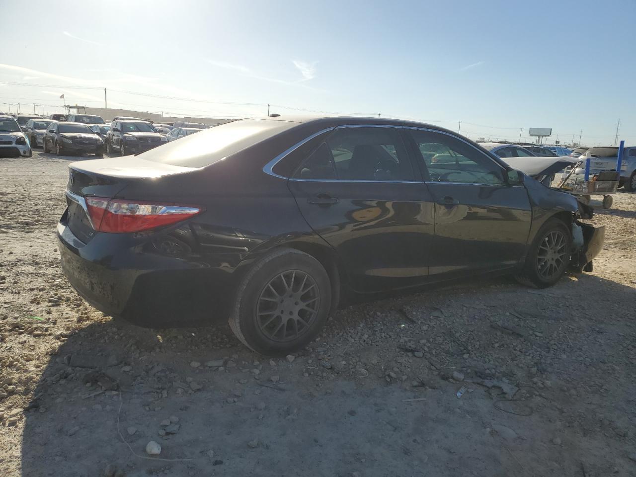 2015 TOYOTA CAMRY LE - Фото 3