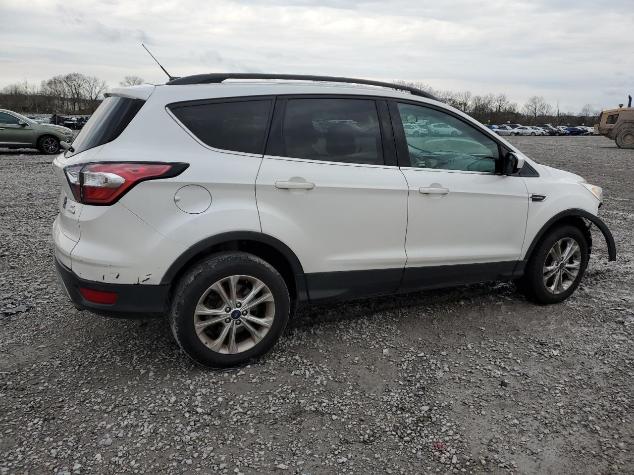 2017 FORD ESCAPE SE - Фото 3
