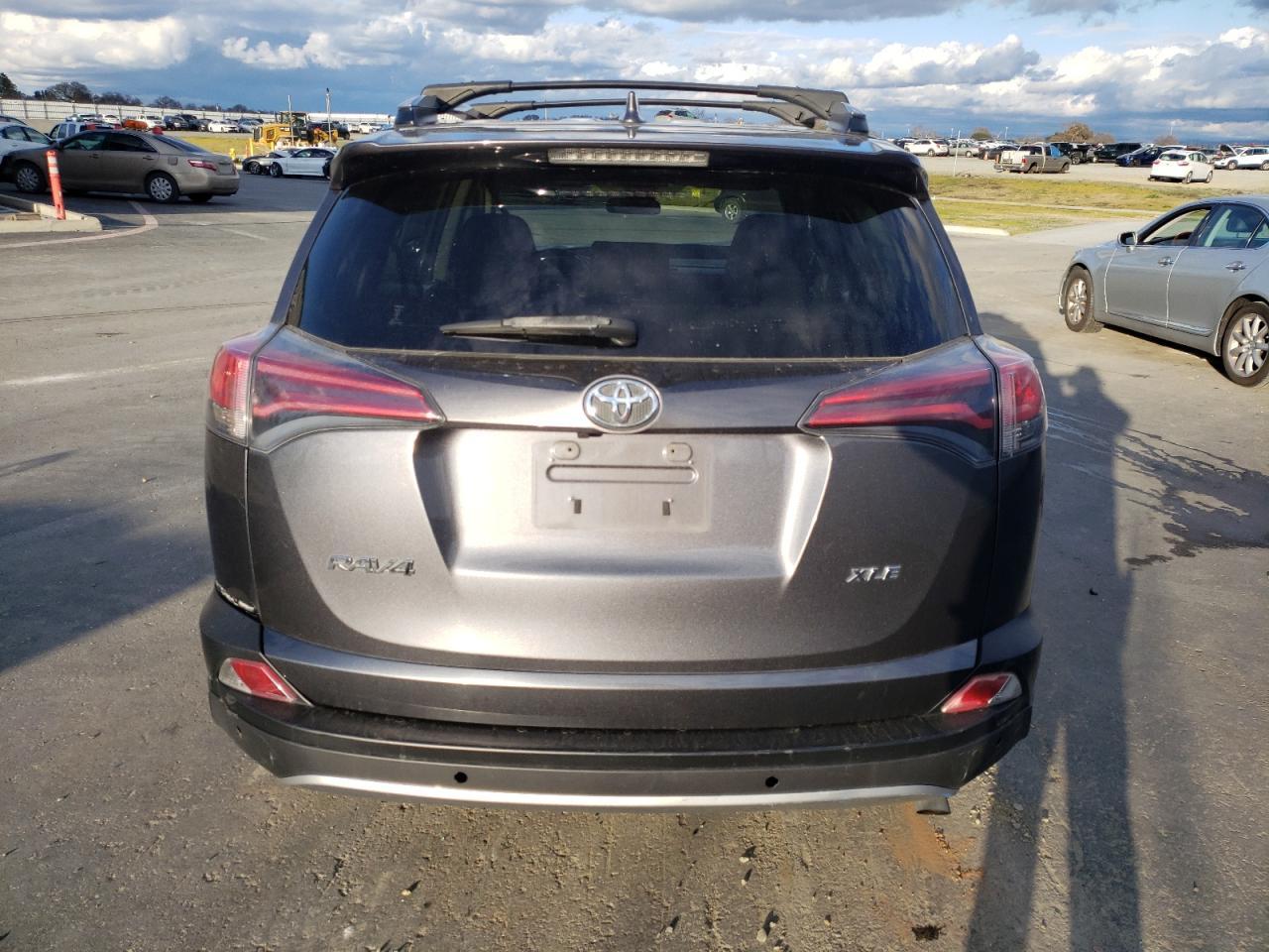 2017 TOYOTA RAV4 XLE - Image 6