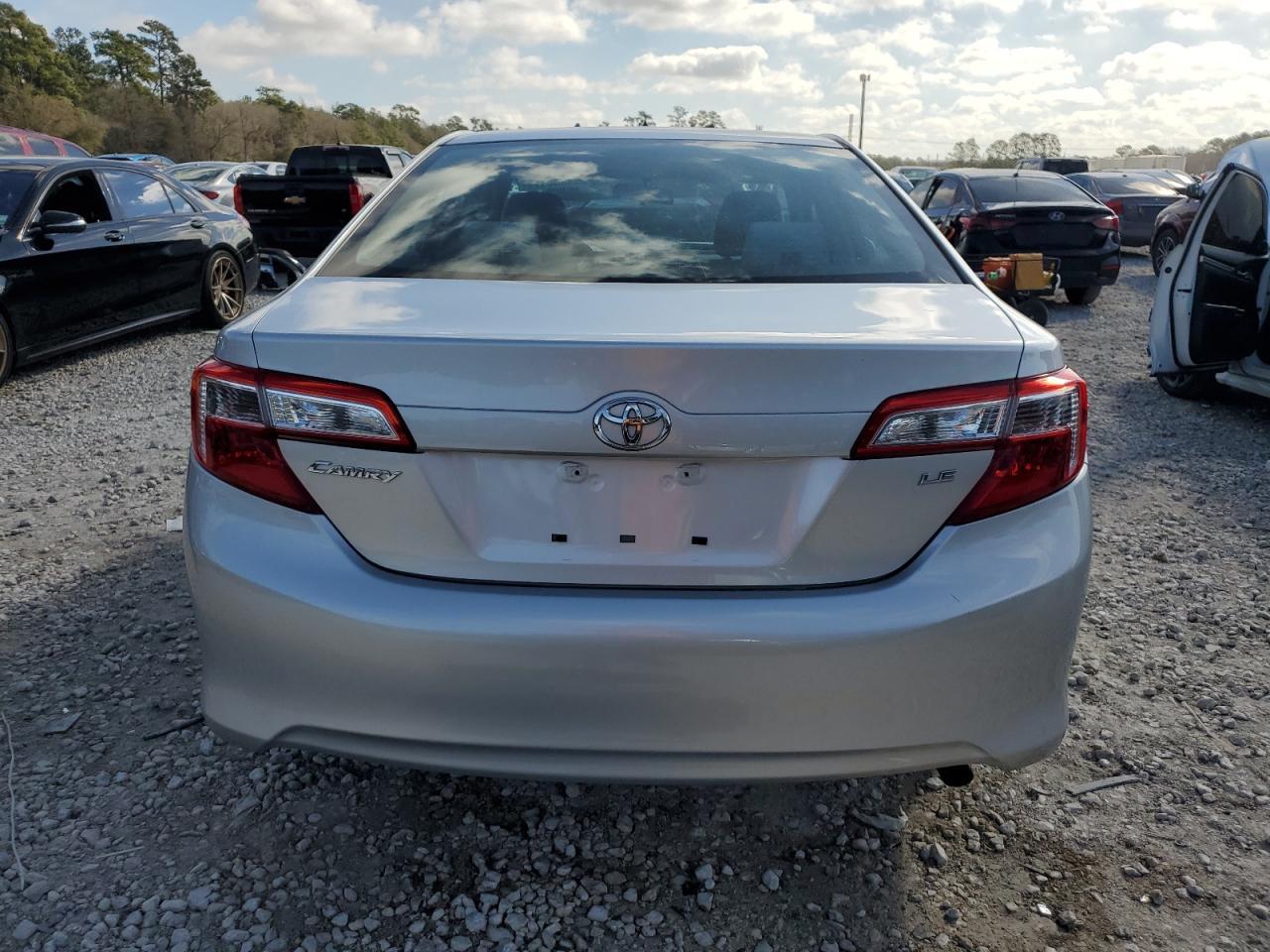 2013 TOYOTA CAMRY L - Фото 6