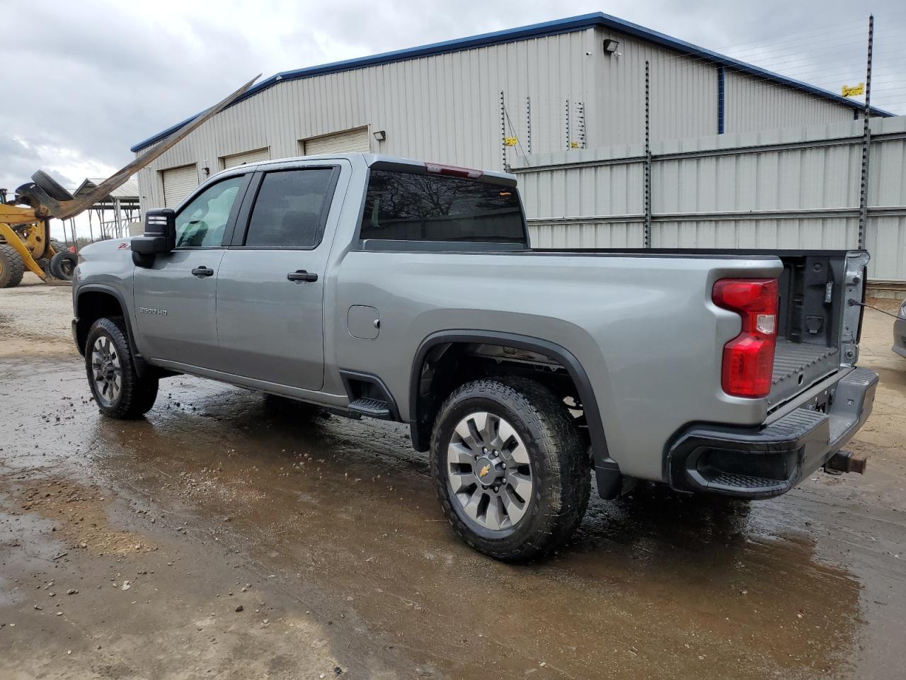 2024 CHEVROLET SILVERADO - Image 2