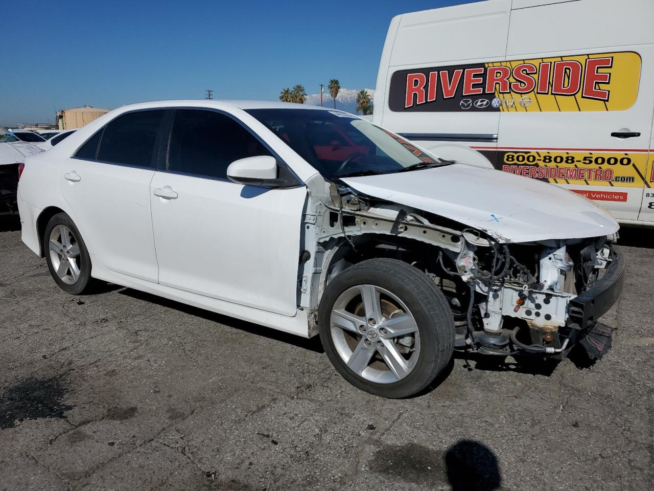 2014 TOYOTA CAMRY L - Image 4