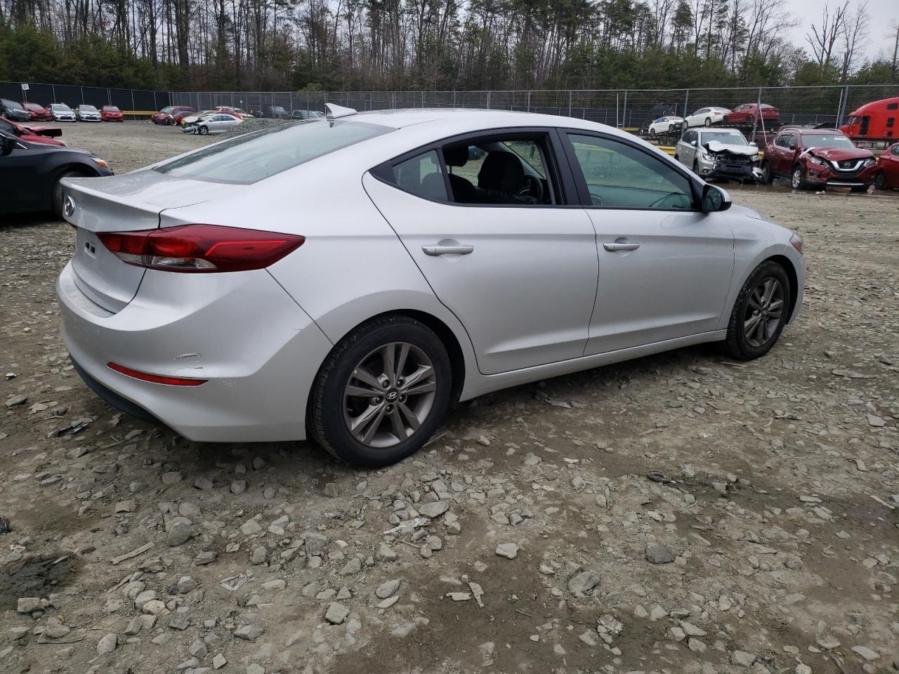 2018 HYUNDAI ELANTRA SE - Image 3