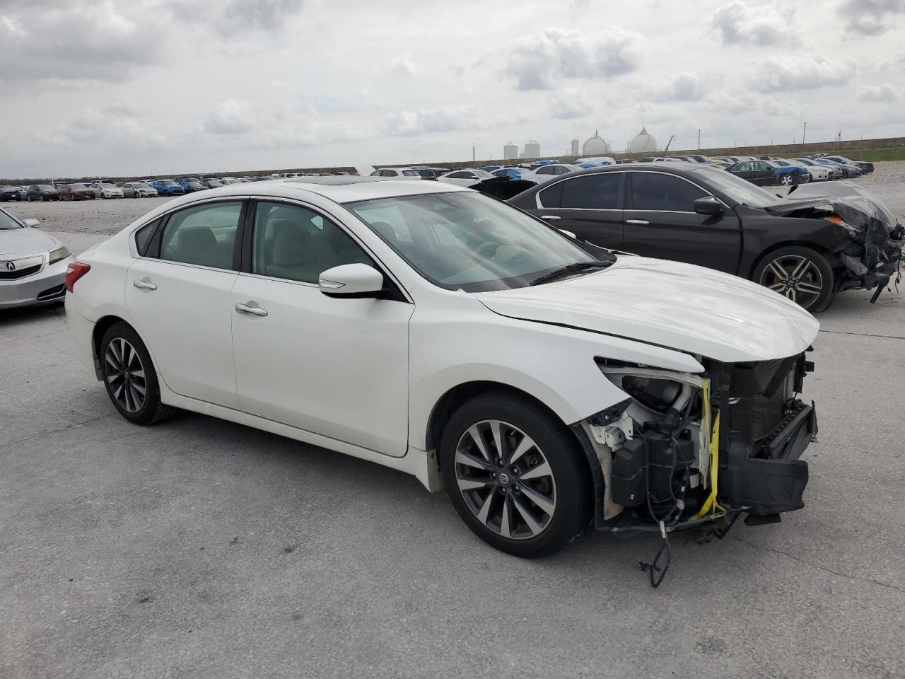 2017 NISSAN ALTIMA 2.5 - Фото 4