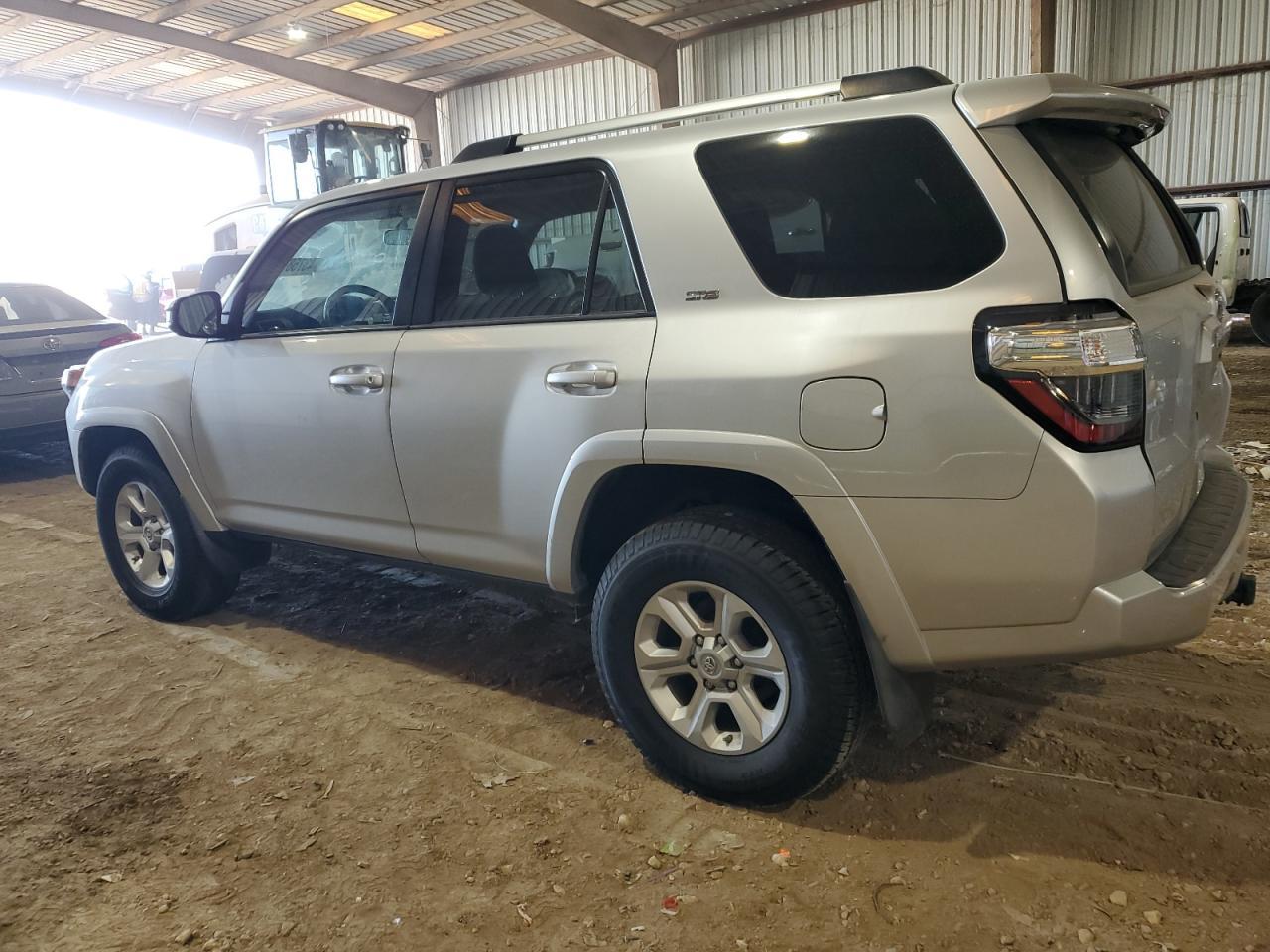2019 TOYOTA 4RUNNER SR - Фото 2