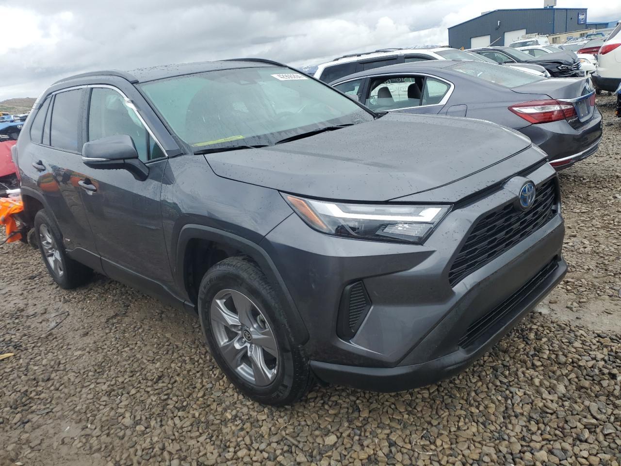 2022 TOYOTA RAV4 XLE - Фото 4