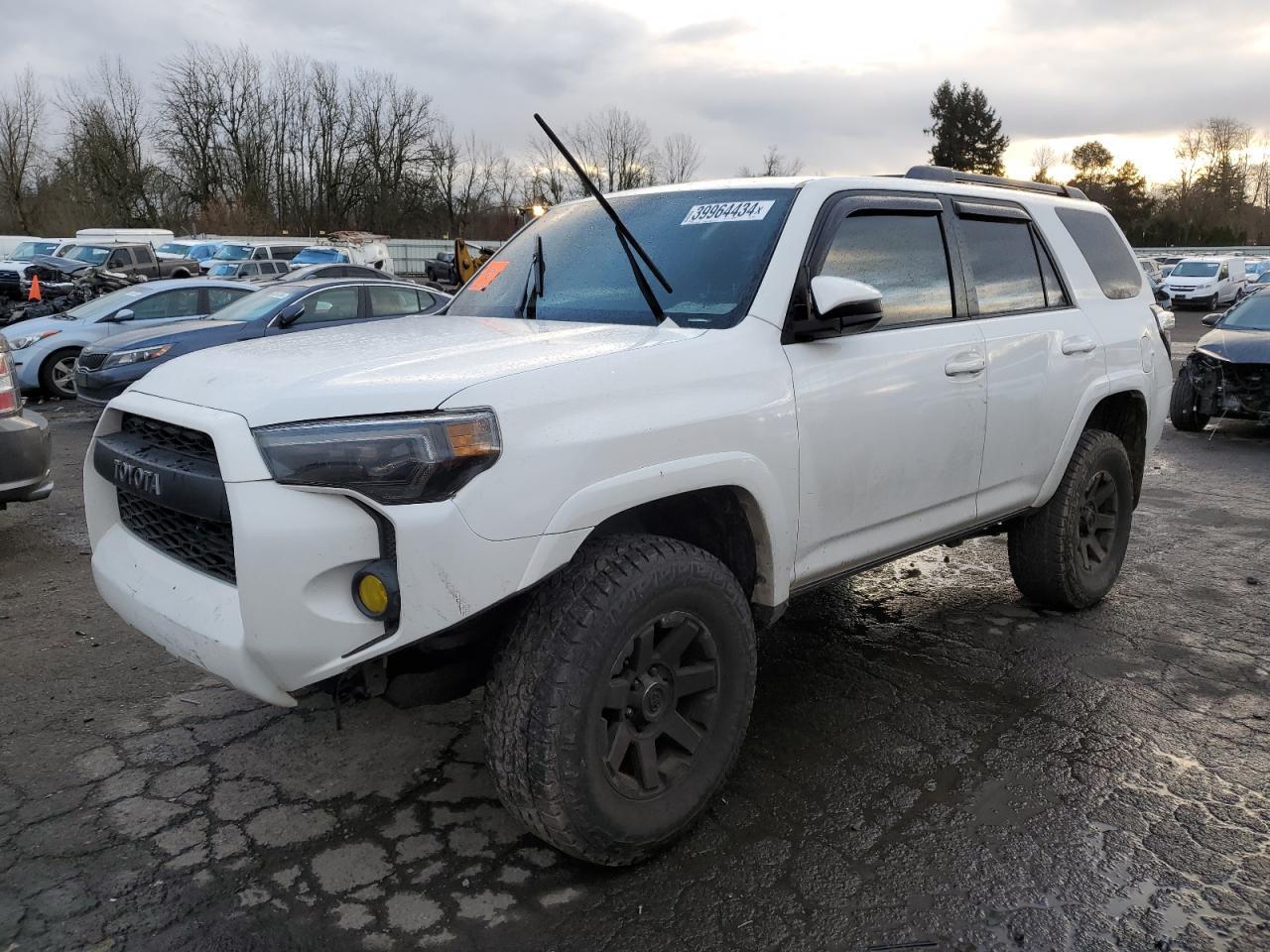 2016 TOYOTA 4RUNNER SR car image