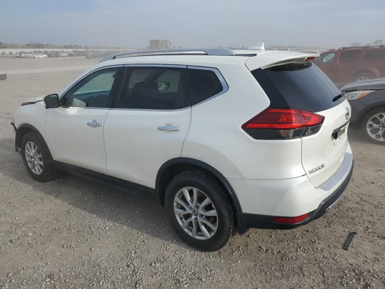 2017 NISSAN ROGUE SV - Фото 2